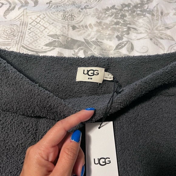UGG NWT Gray cardigan and pants size S and XS/S - Picture 3 of 8